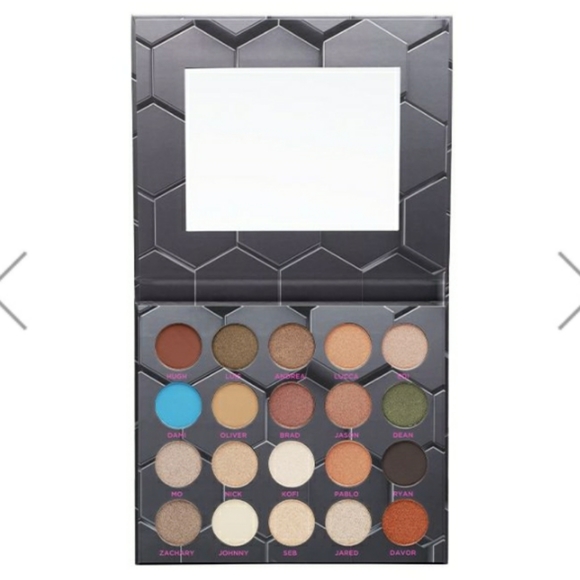 Barbarella Eyeshadow Palette - Picture 1 of 3